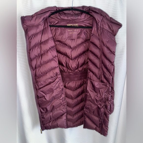 MICHAEL KORS Asymmetrical Packable Down Puffer Coat - Picture 7 of 16